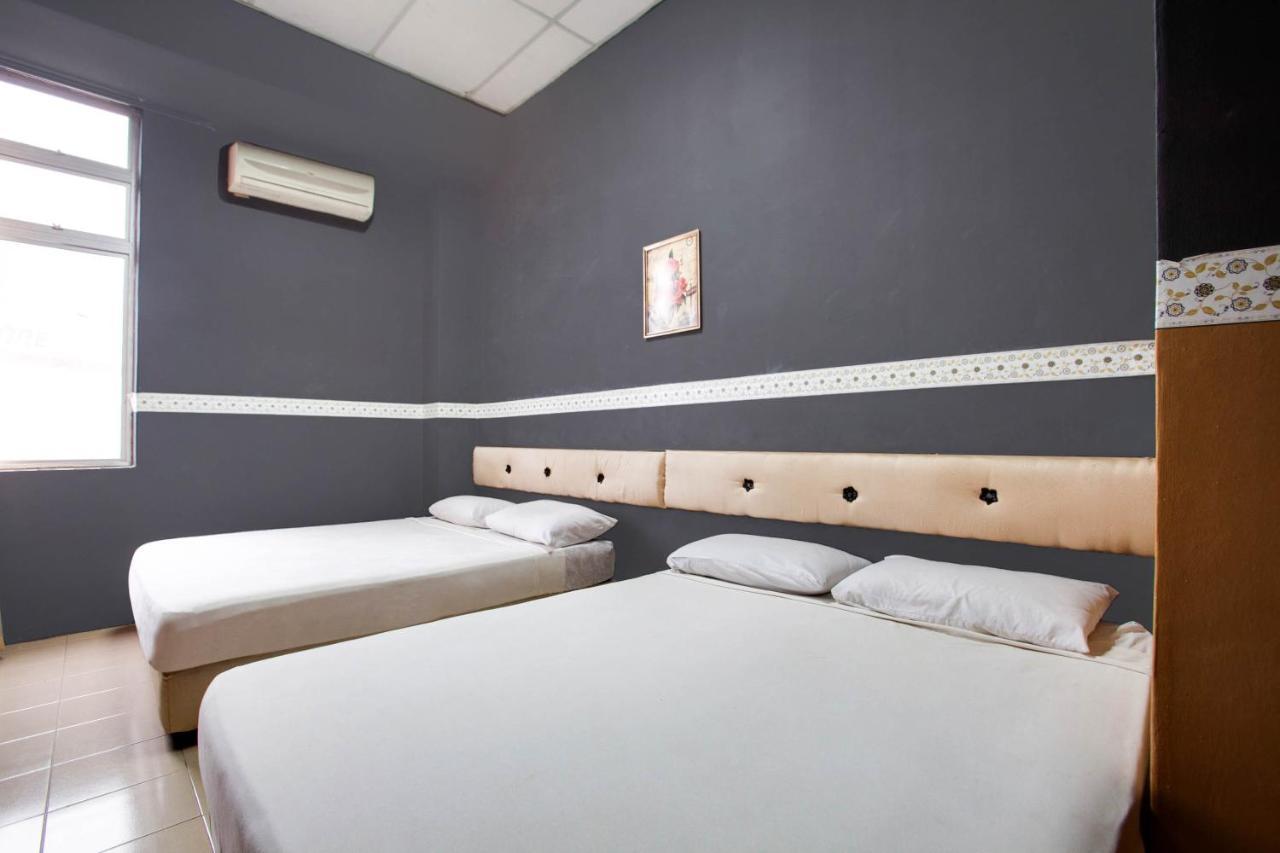 Spot On 89644 Retto Hotel Skudai Exterior foto